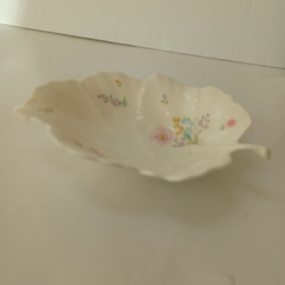 Mikasa Leaf Shaped Dish Gentle Breeze Ivory Bone China Trinket Dish Nut Candy - Picture 6 of 16